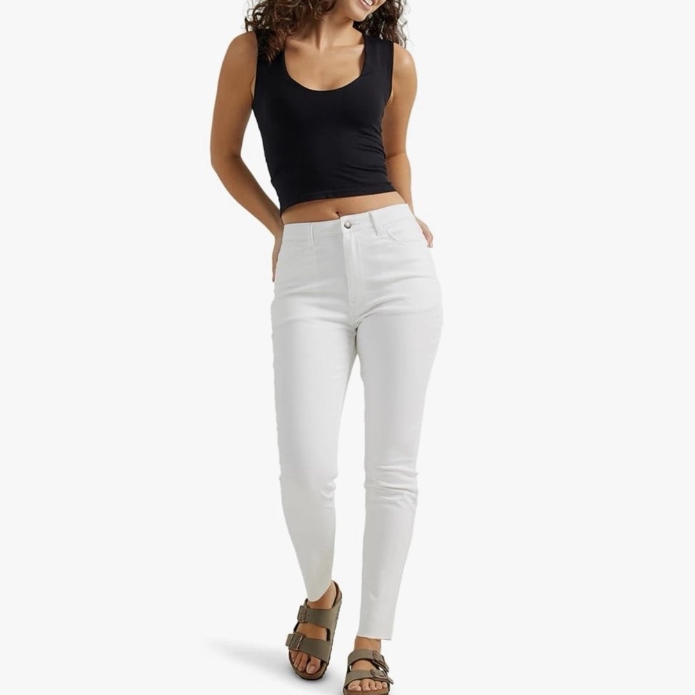 Wrangler White Jeans High Rise Unforgettable Skinny Ankle Stretch Size 2/26x28
